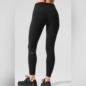 AloSoft 7/8 Highlight Black Leggings Sz XS